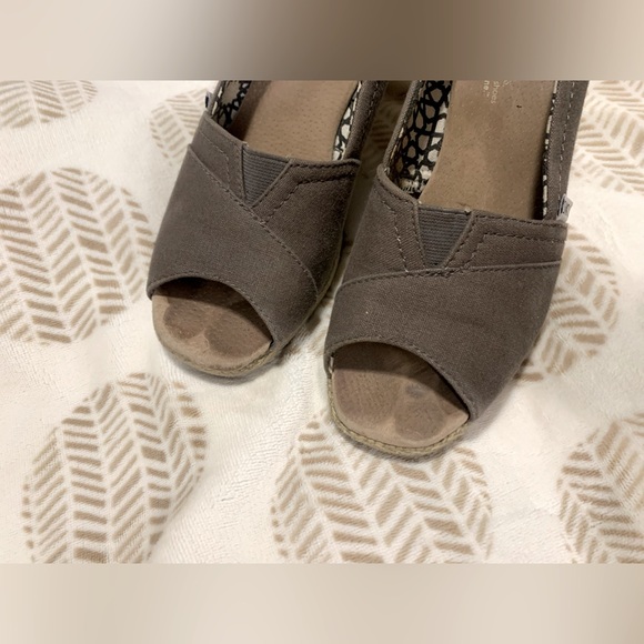 Tom’s Grey Wedges - Picture 4 of 7